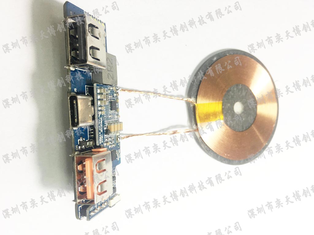 18W+10W无线充移动电源.jpg